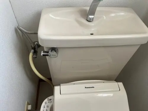 リフォーム前のトイレ