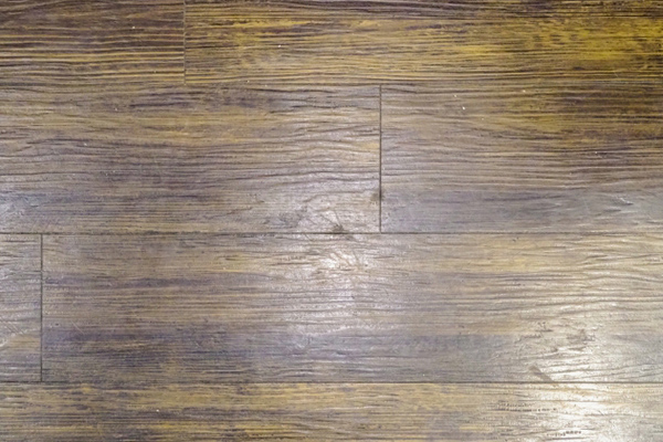 ギシギシ音がなるフローリング
